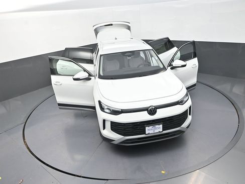 New 2026 Volkswagen Tiguan S AWD/4WD image 30