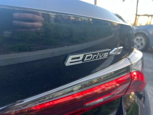 Used 2024 BMW i4 eDrive40 w/ Premium Package RWD image 7