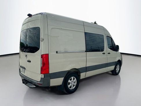 Used 2019 Freightliner Sprinter 144 RWD image 7