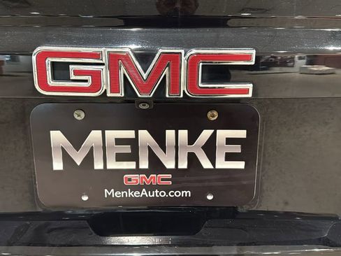 Used 2017 GMC Yukon XL SLT w/ HD Trailering Package AWD/4WD image 9