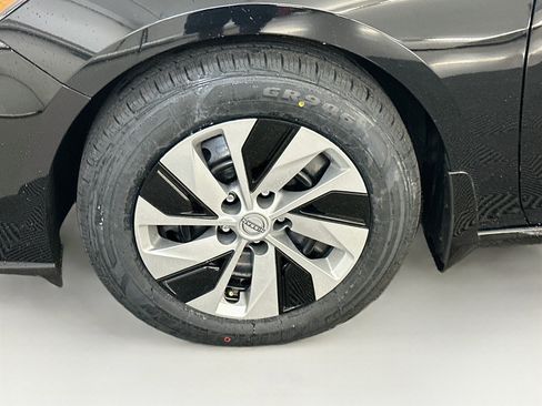Used 2023 Nissan Altima 2.5 S FWD image 11