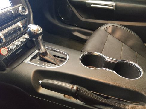 Used 2017 Ford Mustang Premium image 26