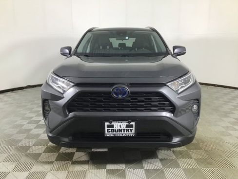 Used 2021 Toyota RAV4 XLE image 2