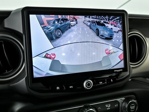 Used 2018 Jeep Wrangler Unlimited Sport S image 29