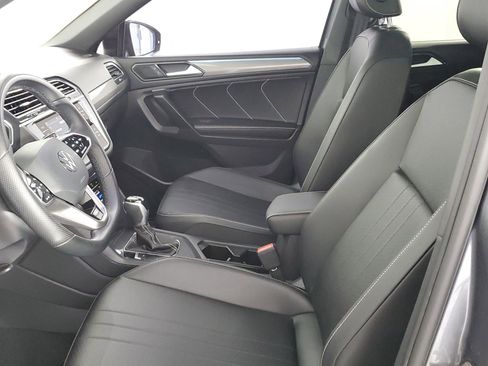 Used 2023 Volkswagen Tiguan SE R-Line image 22