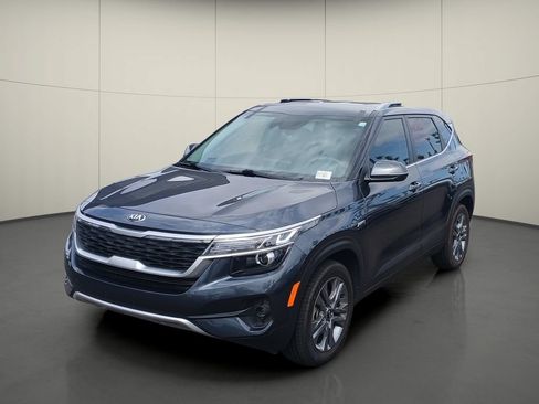 Used 2021 Kia Seltos S AWD/4WD image 3