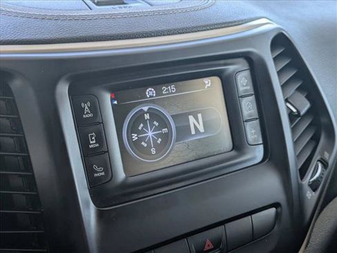 Used 2014 Jeep Cherokee Latitude AWD/4WD image 13