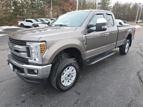 Used 2019 Ford F350 XLT image 3