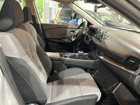 Used 2022 Nissan Rogue SV AWD/4WD image 15