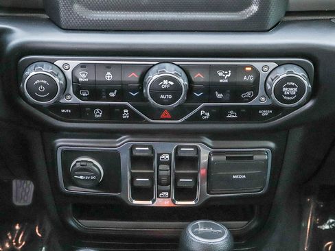 Used 2021 Jeep Gladiator Sport AWD/4WD image 20