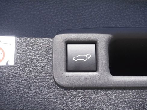 New 2026 Toyota Sienna LE image 8