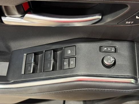 Certified 2024 Toyota Highlander Platinum AWD/4WD image 16