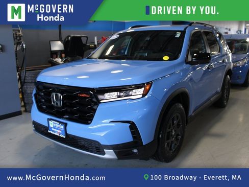 Used 2025 Honda Pilot TrailSport image 1