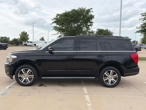 Used 2023 Ford Expedition XLT image 6