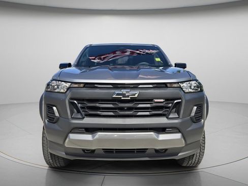 Used 2024 Chevrolet Colorado Trail Boss w/ Technology Package AWD/4WD image 4