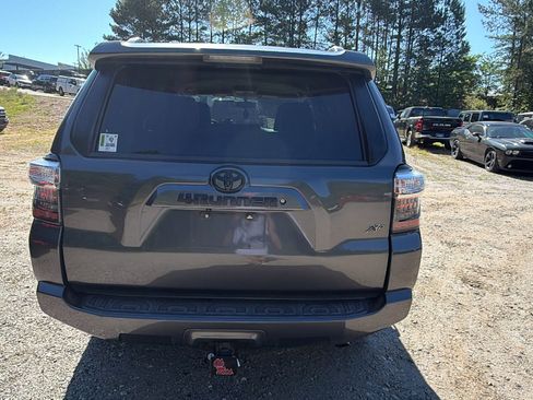 Used 2017 Toyota 4Runner SR5 Premium RWD image 9