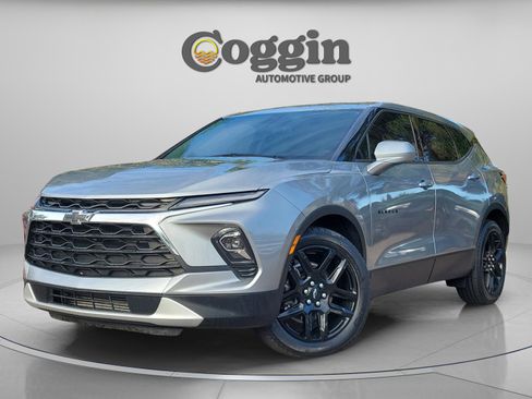 Used 2023 Chevrolet Blazer LT image 1