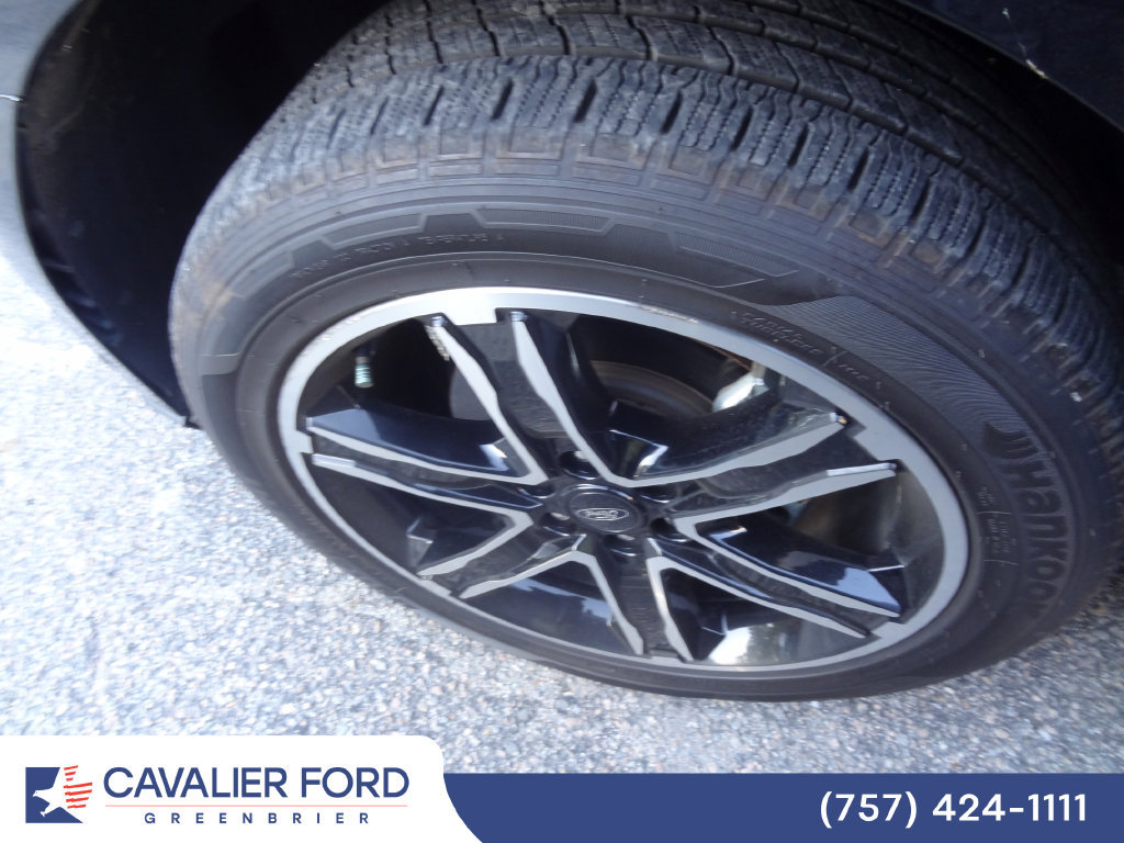 Used 2020 Ford Expedition Limited w/ Equipment Group 303A AWD/4WD image 13