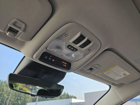 New 2027 Chevrolet Bolt RS w/ Super Cruise Package FWD image 31
