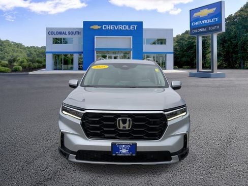 Used 2025 Honda Pilot Touring image 9