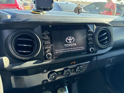 Used 2022 Toyota Tacoma SR image 8
