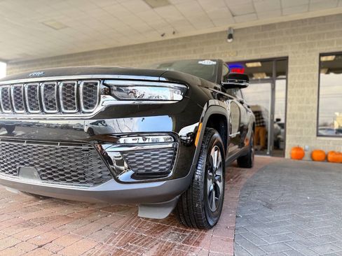 Used 2024 Jeep Grand Cherokee Limited 4xe AWD/4WD image 28