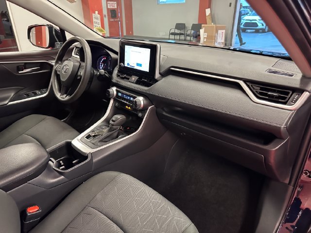 Certified 2025 Toyota RAV4 XLE AWD/4WD image 17