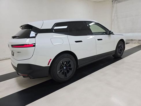 Used 2024 BMW iX xDrive50 image 4