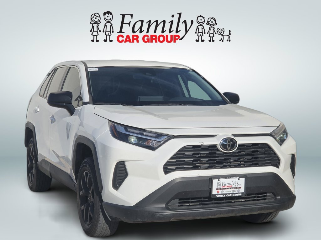 Used 2023 Toyota RAV4 LE FWD image 2