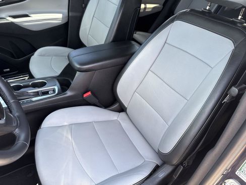 Used 2018 Chevrolet Equinox Premier FWD image 11