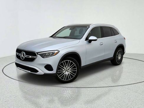 Used 2026 Mercedes-Benz GLC 300 image 1