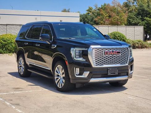 Used 2023 GMC Yukon Denali w/ LPO, Floor Liner Package AWD/4WD image 3