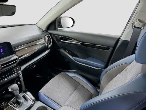 Certified 2025 Kia Seltos S image 22