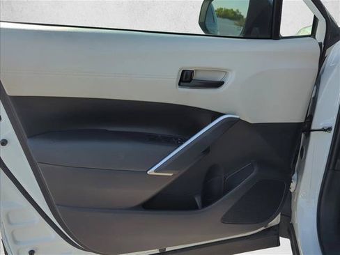 Certified 2023 Toyota Corolla Cross L FWD image 7