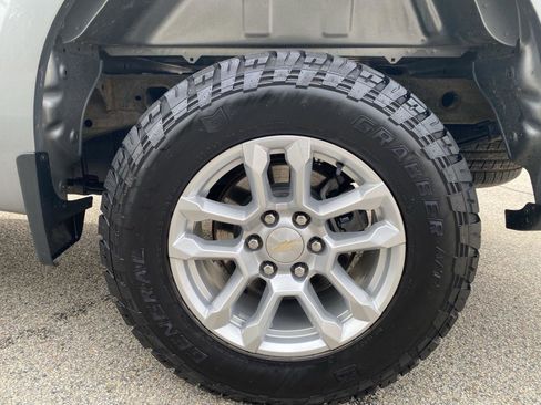 Used 2023 Chevrolet Silverado 1500 LT image 9