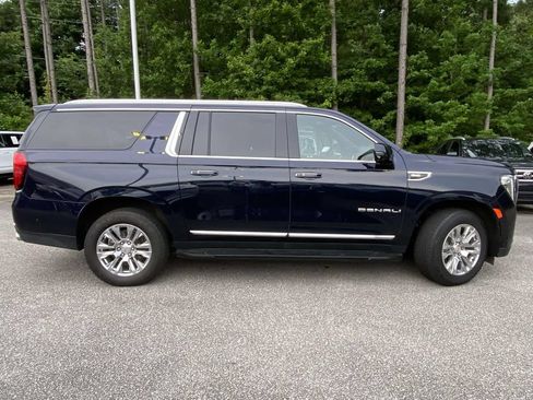Used 2023 GMC Yukon XL Denali w/ Advanced Technology Package AWD/4WD image 2
