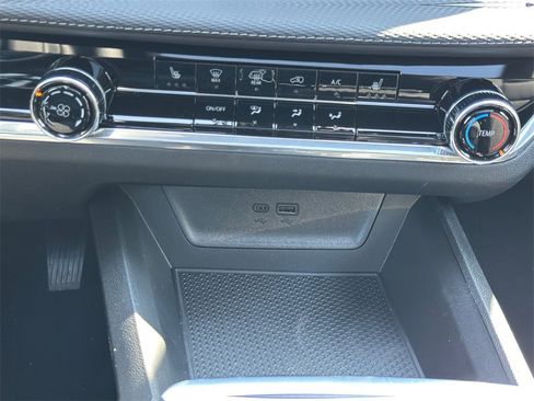 New 2026 Chevrolet Equinox LT image 18