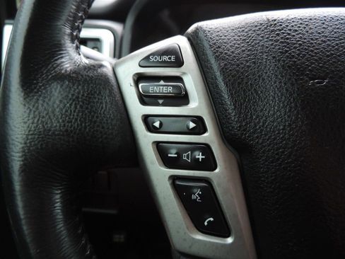 Used 2021 Nissan Titan SV w/ SV Convenience Package image 28