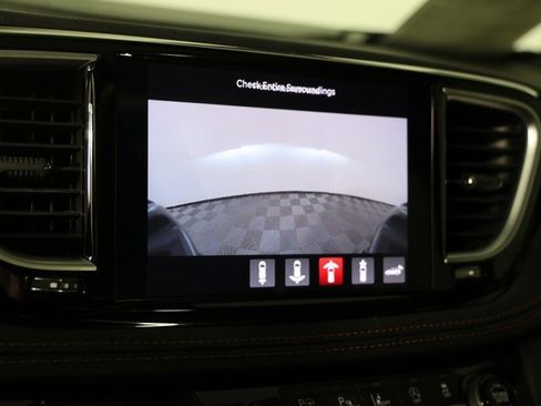Used 2022 Chrysler Pacifica Pinnacle image 25