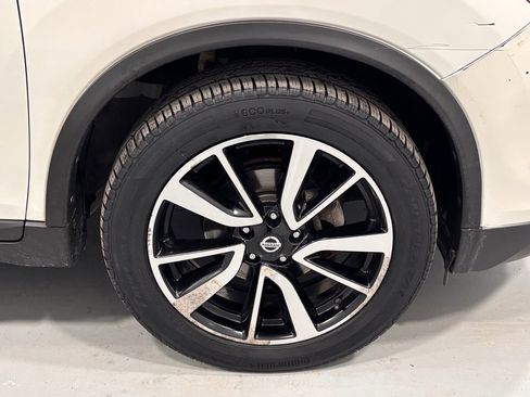 Used 2019 Nissan Rogue SL w/ Premium Package image 32