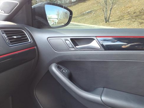 Used 2015 Volkswagen Jetta GLI SEL image 29