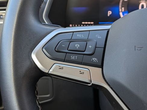 Used 2024 Volkswagen Tiguan SE image 24