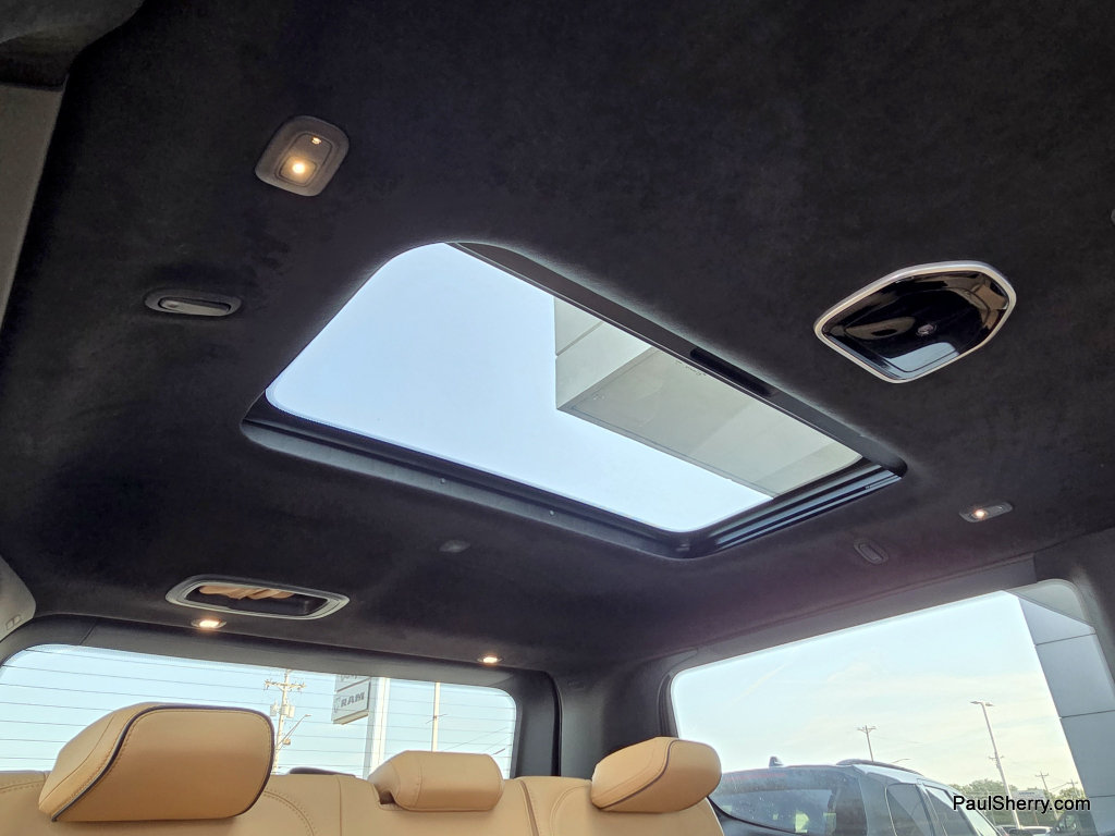 Used 2026 Jeep Grand Wagoneer Summit AWD/4WD image 7