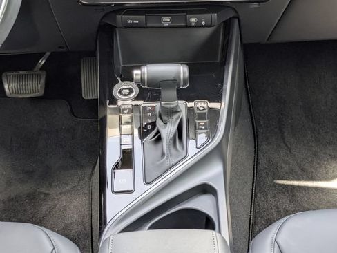 Certified 2023 Kia Niro EX FWD image 22