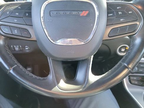 Used 2022 Dodge Challenger SXT image 11