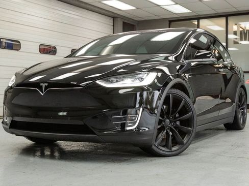 Used 2020 Tesla Model X Long Range AWD image 2
