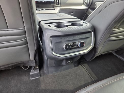 Used 2025 Ford Expedition Active AWD/4WD image 22