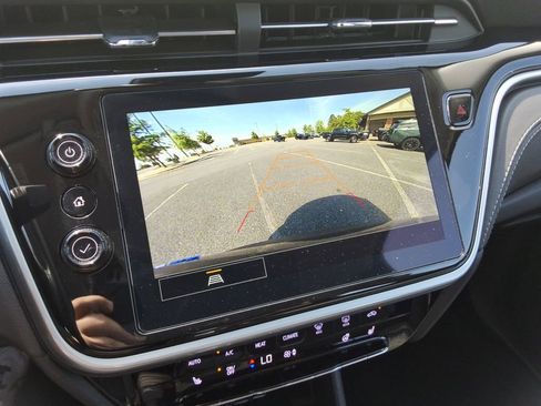 Certified 2023 Chevrolet Bolt EUV LT w/ Comfort Package FWD image 31