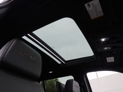 Certified 2024 Chevrolet Suburban High Country image 14