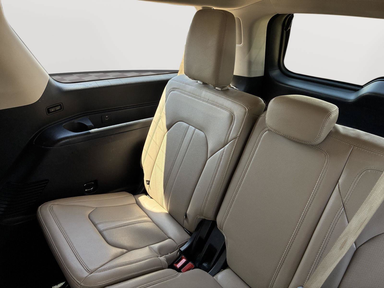 Used 2022 Ford Expedition Max Limited RWD image 30